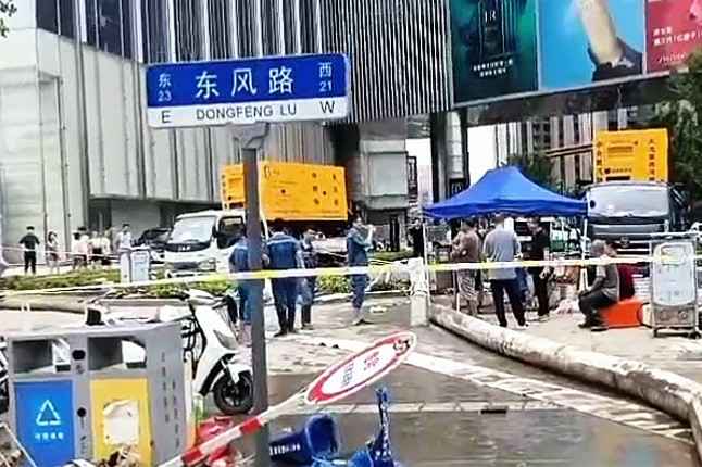 苏州袁建装饰与设计有限公司排涝突击队在排涝现场